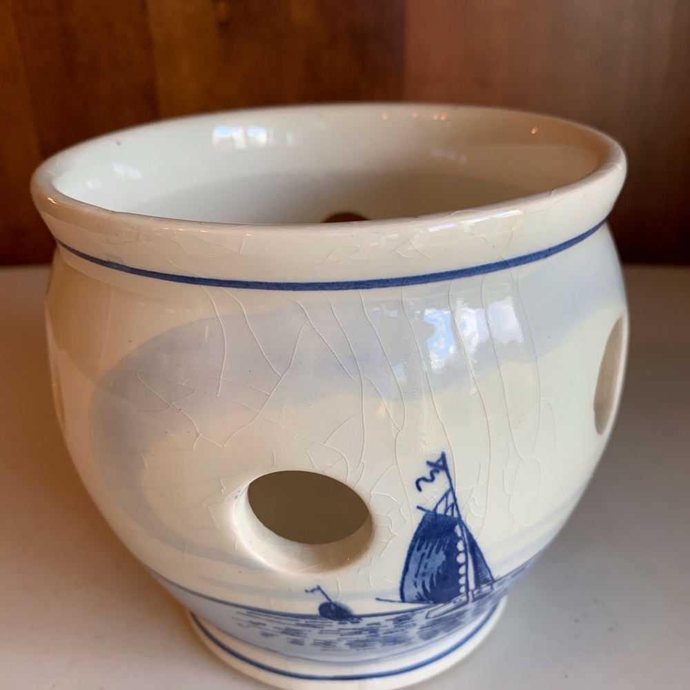 Vintage Delft Blue Hand Painted Holland Ceramic Tulip Crocus Planter Signed - Picture 2 of 3